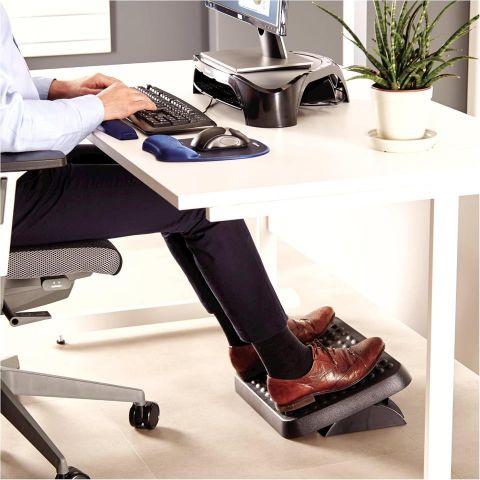 Fellowes reposapiés 48121-70 ergonómico - ajustable. Medidas 9,52cm x 44,76cm x 33,33cm