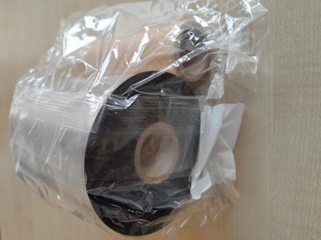 Cinta transfer Ribbon mixta cera-resina - out - 102 mm x 600m  - K10P B112 resistencia a la intemperie y radiación UVI para etiquetas mates -  semi-brillo - brillo - polipropileno - poliéster - polietileno - PVC - vinilo y metalizados