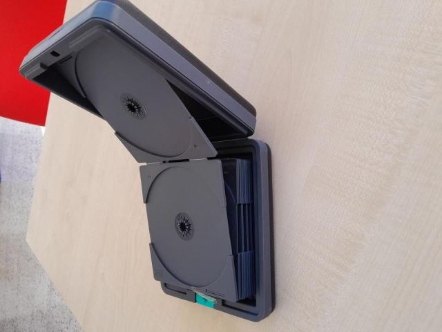 Archivador para CD/ DVD Compact SD12. 12 unidades - tapas de plástico super rígido - cierre clip - acolchado